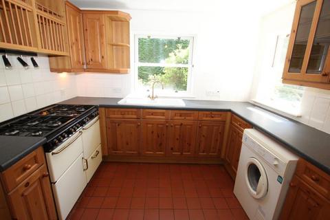3 bedroom semi-detached house to rent, Connaught Road, Woking GU24
