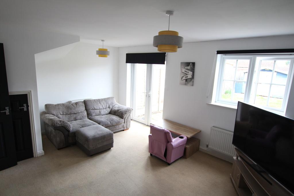 Lounge/ Dining Area