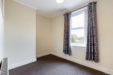 2 bedroom apartment to rent, Barnard Road, Wirral CH43