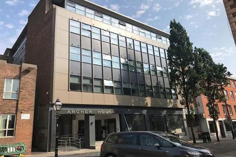1 bedroom in a flat share to rent, Archer House, Castle Gate