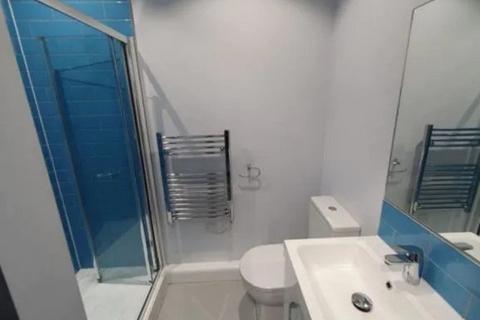 1 bedroom in a flat share to rent, Archer House, Castle Gate