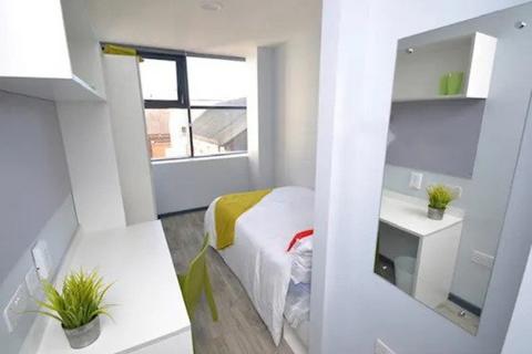 1 bedroom in a flat share to rent, Archer House, Castle Gate