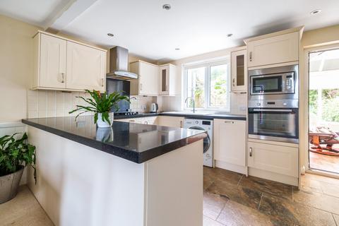 24 The Meadows, Arnside, Carnforth, LA5 0EY