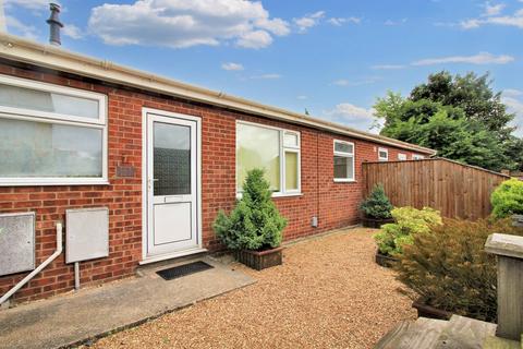 2 bedroom bungalow to rent, Neville Road, Norwich NR7