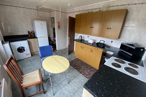 3 bedroom property to rent, Grangemouth Road, Radford, Coventry, CV6 3FE