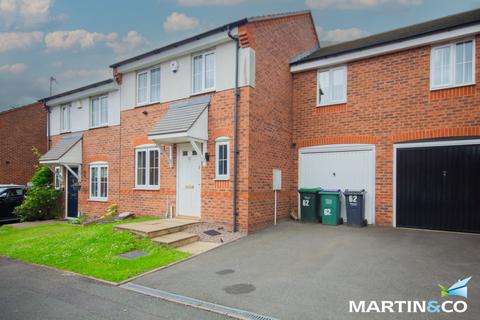 3 bedroom terraced house to rent, Bryan Budd Close, Rowley Regis, B65