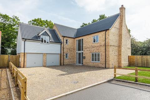 5 bedroom detached house for sale, Close to Wymondham College