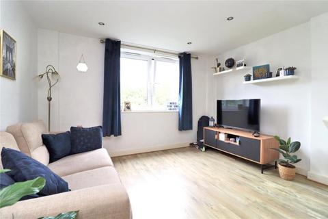 1 bedroom apartment to rent, Ashton Court, Woking GU21