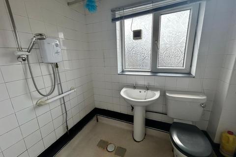 15 Chilton Drive, Middleton, Manchester, M24 2LQ