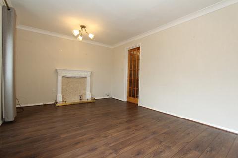3 bedroom terraced house to rent, Hepworth Drive, Swallownest