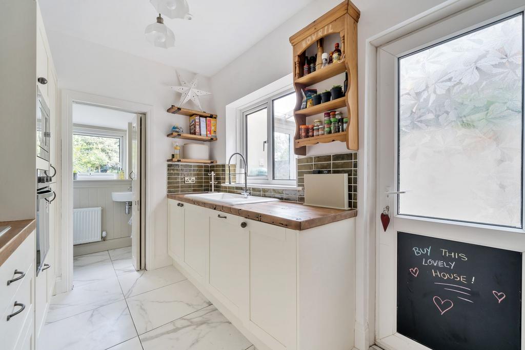 Kitchen (2)
