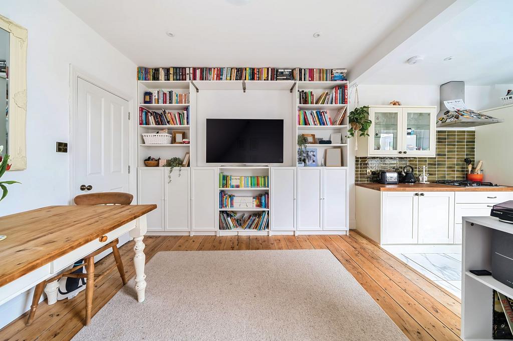 Kitchen/Dining Room (3)