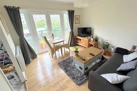 1 bedroom apartment for sale, Trafalgar House, Collingwood Court, Tynemouth, NE30
