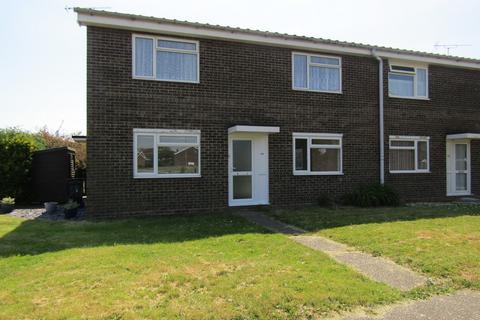 2 bedroom ground floor flat to rent, Garden Road, Walton On The Naze CO14