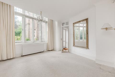 5 bedroom flat to rent, Longfield House, Longfield Drive, London
