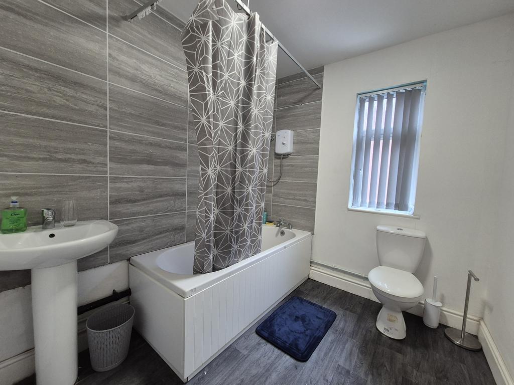 House in Liverpool, Anfield - View 5