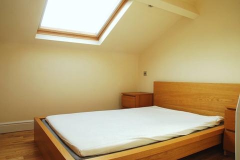 1 bedroom mews to rent, Salisbury Mews, Fulham, London, SW6
