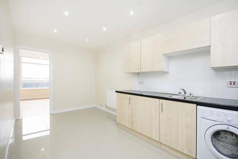 2 bedroom flat to rent, Cassland Road, Hackney, London, E9
