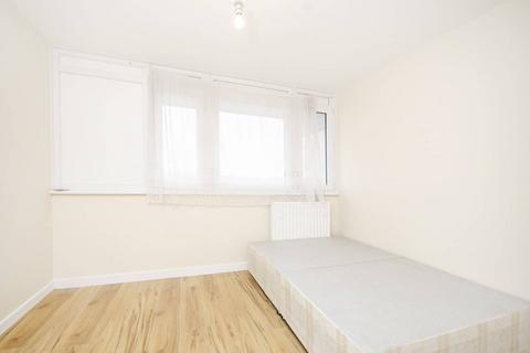 2 bedroom flat to rent, Cassland Road, Hackney, London, E9