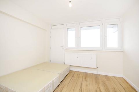 2 bedroom flat to rent, Cassland Road, Hackney, London, E9