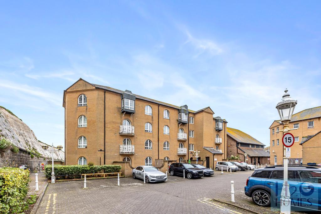 Mariner's Quay, 15 024