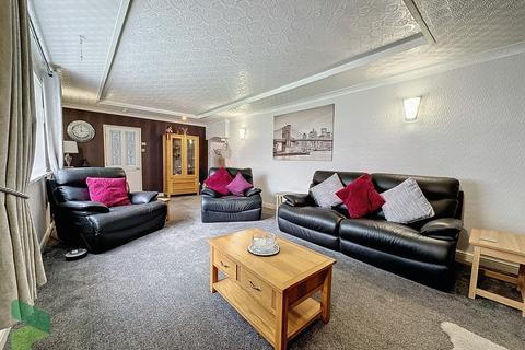 3 bedroom end of terrace house for sale, Baynes Street, Hoddlesden, Darwen