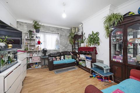 2 bedroom flat for sale, Malcolm Road, Bethnal Green, London, E1