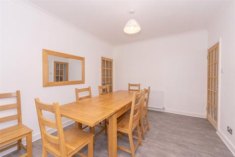 35 Silverknowes Grove, Edinburgh, EH4 5NH