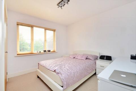 2 bedroom flat to rent, High Path, South Wimbledon, London, SW19