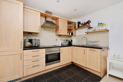 2 bedroom flat to rent, High Path, South Wimbledon, London, SW19
