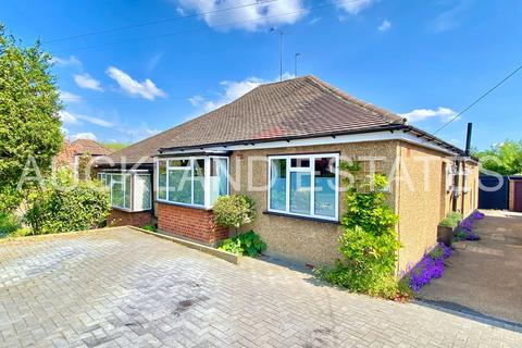 3 bedroom semi-detached bungalow for sale, Park Avenue, Potters Bar EN6