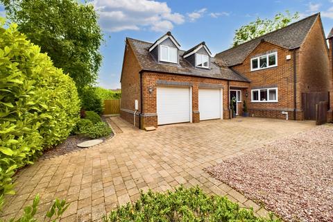 4 bedroom detached house for sale, Oak Tree Gardens, Coppenhall