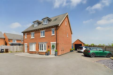 3 bedroom semi-detached house for sale, Poplar Gardens, Burton-on-Trent