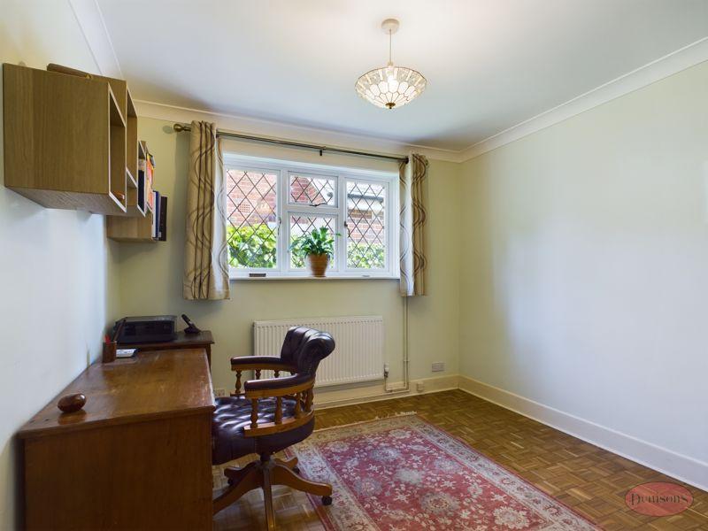 Bedroom 3/ Study