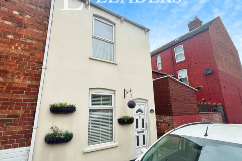 2 bedroom end of terrace house to rent, Sutton-On-Sea