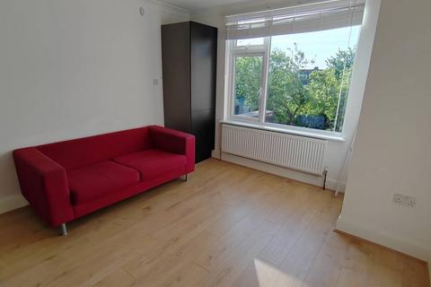 3 bedroom flat to rent, Park Chase, Wembley HA9