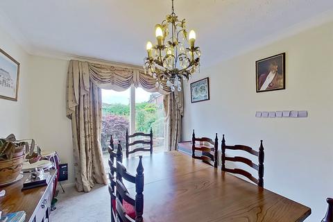 28 Warrington Drive, Birmingham, B23 5YP