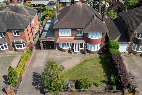 4 bedroom detached house for sale, Manor Road, Tamworth B78