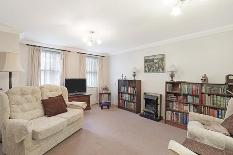 3 bedroom retirement property for sale, Carlton House, Algers Road, Loughton