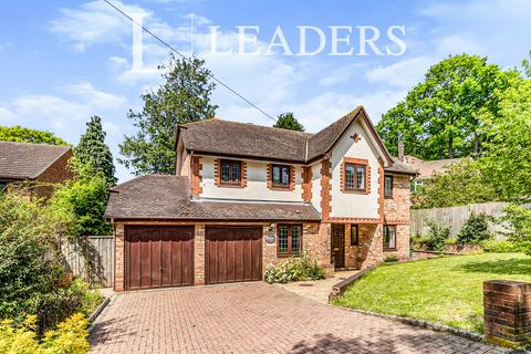 5 bedroom detached house to rent, Cranmer Close, Weybridge, KT13