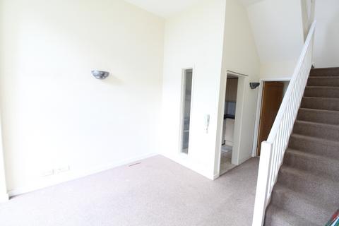 1 bedroom terraced house to rent, Adelaide Street - Town Center - 1 bed House with balcony