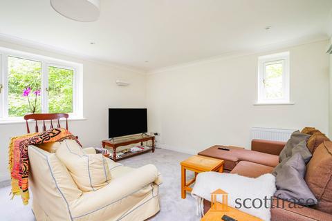 2 bedroom apartment to rent, Dorchester Close, Headington, OX3 8SS
