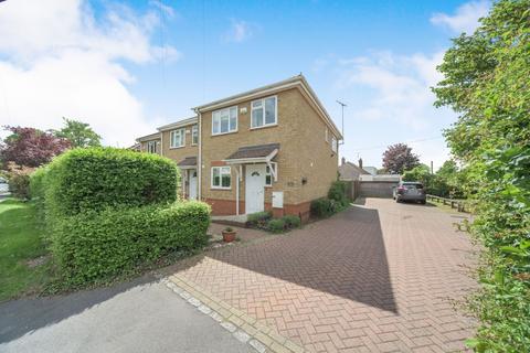 3 bedroom end of terrace house to rent, Devonia Cottages, St. Marks Road, Binfield, RG42
