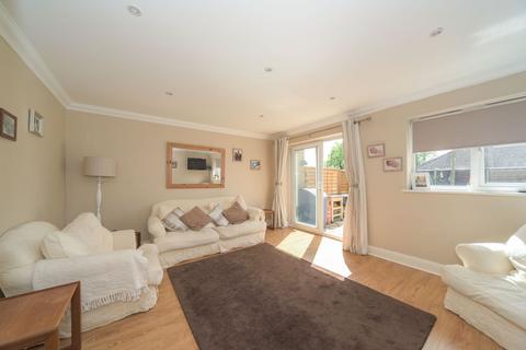 3 bedroom end of terrace house to rent, Devonia Cottages, St. Marks Road, Binfield, RG42