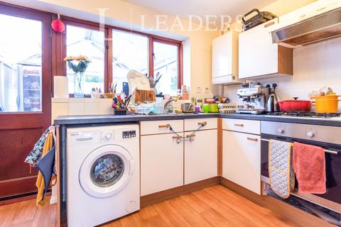3 bedroom end of terrace house to rent, Symonds Road, Hitchin , SG5 2JL