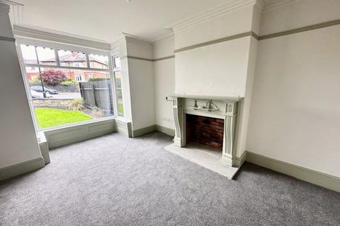 3 bedroom terraced house for sale, Dudwell Lane, Skircoat Green, Halifax