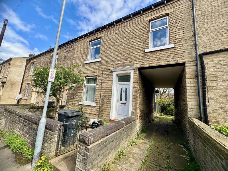 Gordon Street, Elland 4 bed terraced house to rent £995 pcm (£230 pw)