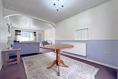 3 bedroom semi-detached house for sale, Wednesbury Oak Road, Tipton
