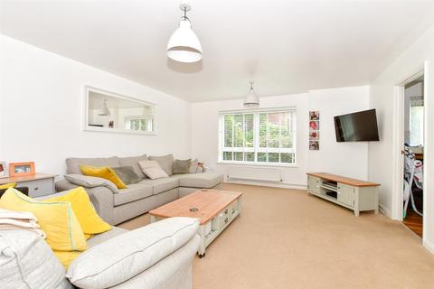 2 bedroom ground floor flat for sale, Victoria Road, Horley, Surrey