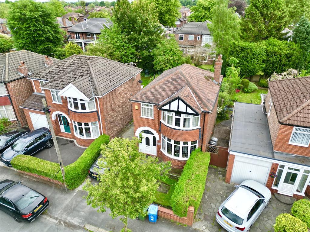 Chestnut Drive, Cheshire M33 3 bed detached house for sale £475,000